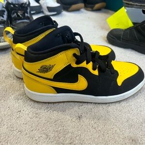 Jordan 1s youth sz 3